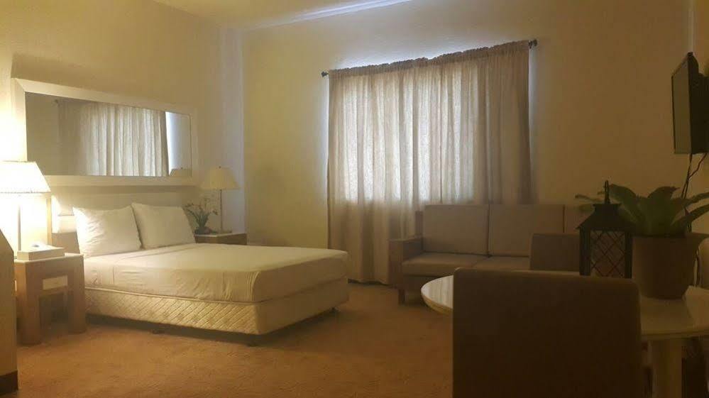 One Pacific Hotel Tamuning Bagian luar foto