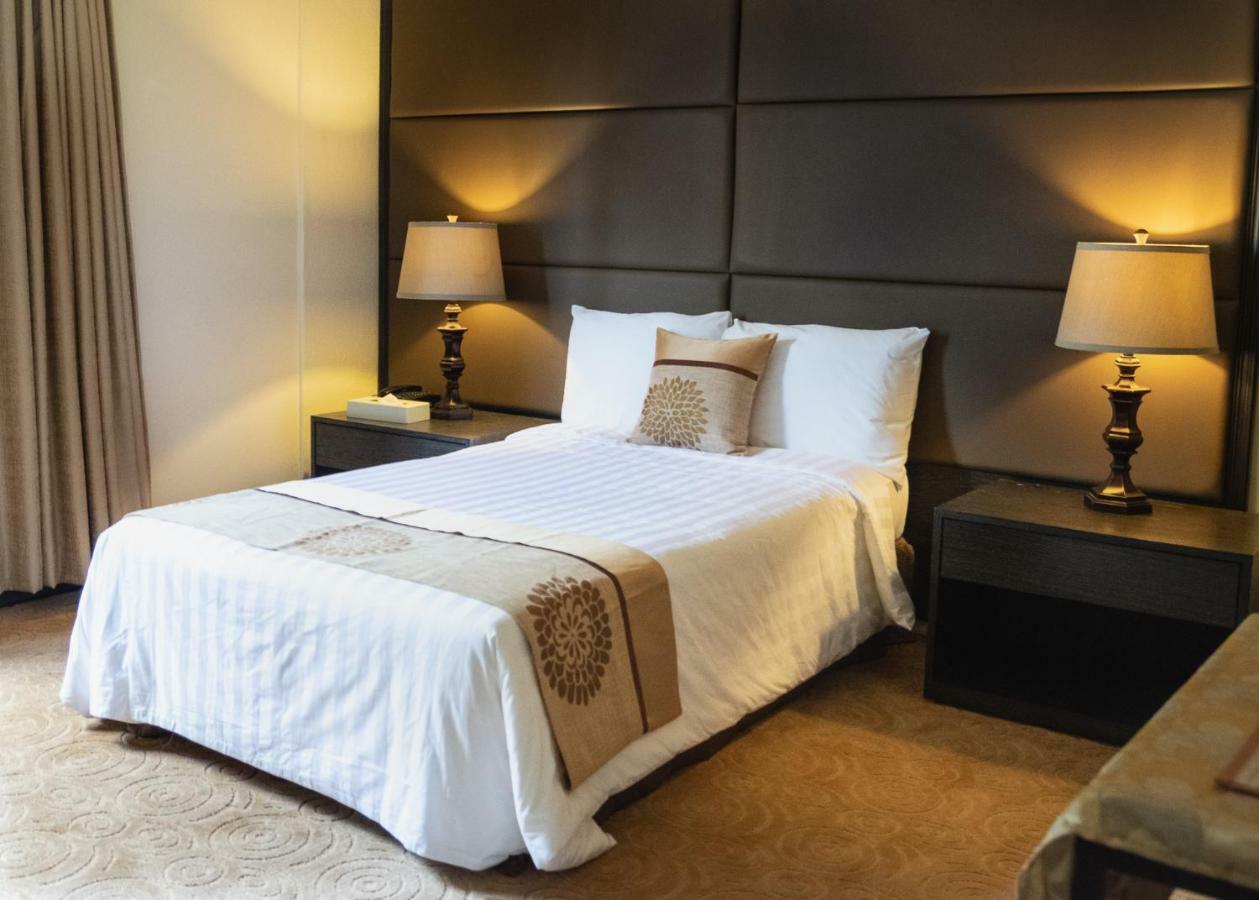 One Pacific Hotel Tamuning Bagian luar foto